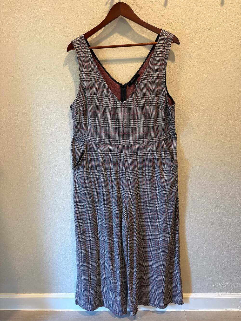 FOREVER 21+ Tweed Plaid Pattern Wide Leg Jumpsuit Black/Red Sz 2XL Posh Yuppie